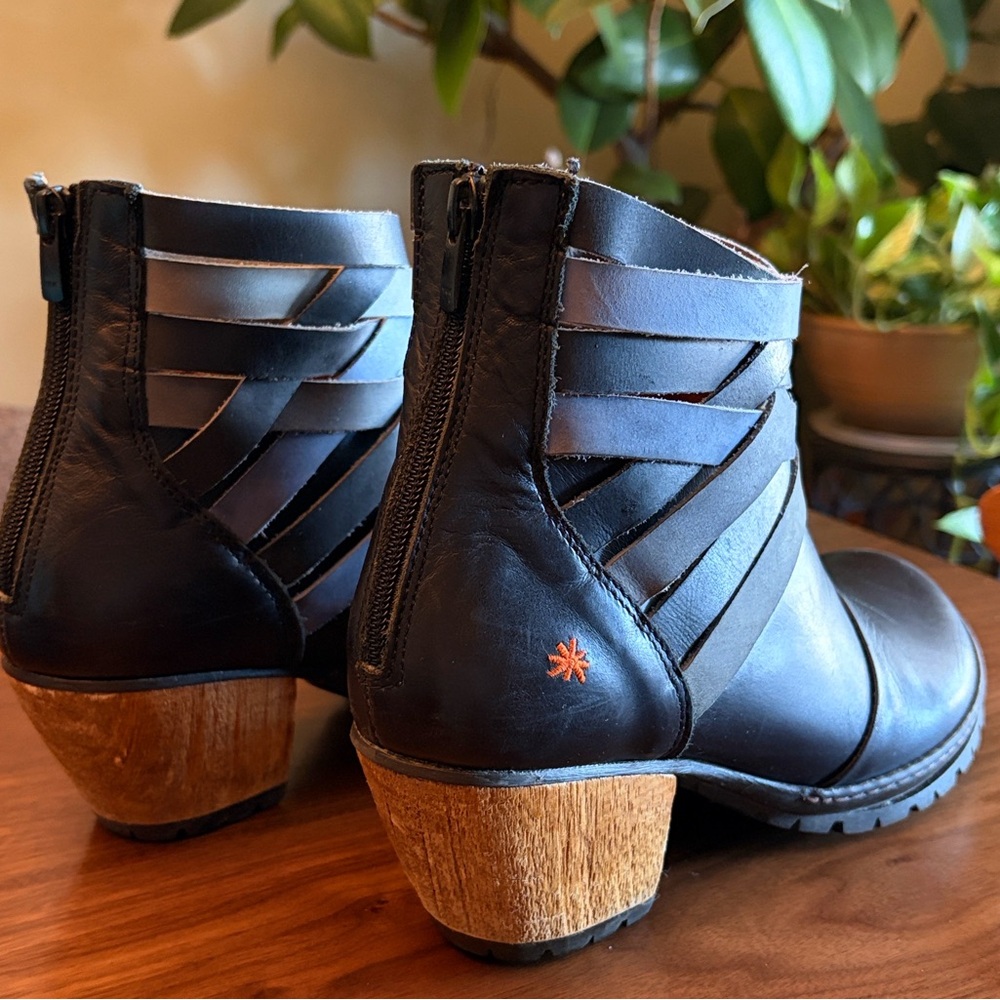 The Art Company Very Dark Blue  / Black Leather Ankle Boots - Picture 6 of 10